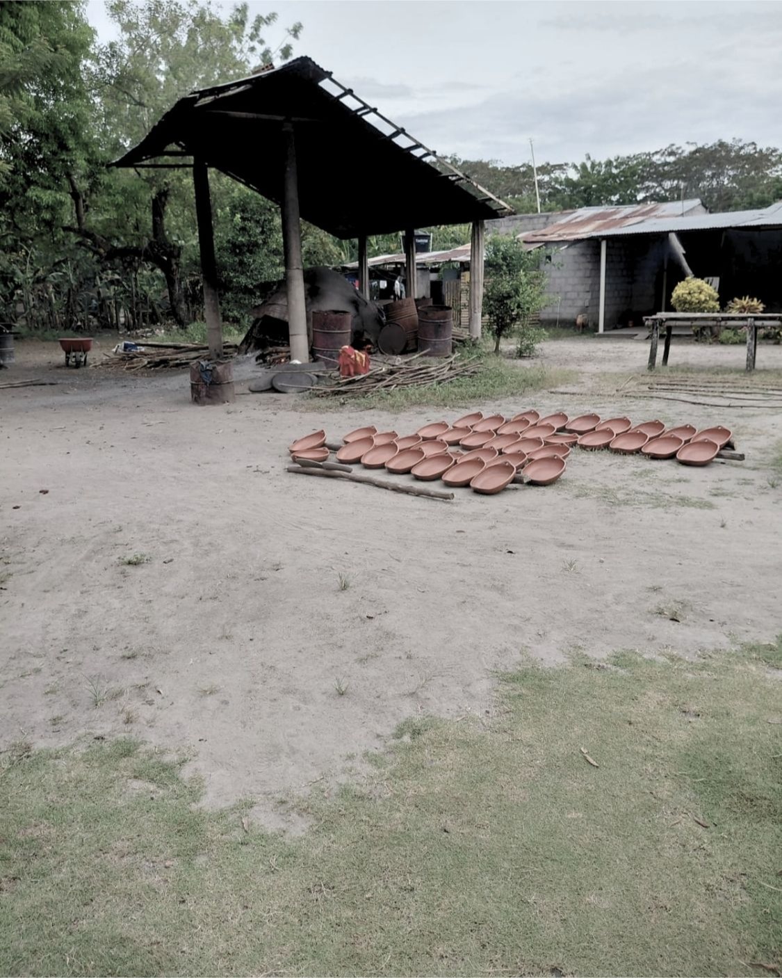 The countdown begins! ⏳🌿

We are so excited to give you a behind-the-scenes look at where the magic happens. Here, in the heart of Colombia, our next collection of handcrafted black pottery is taking shape. ✨

This photo shows a small part of what will soon be here with us! After being meticulously molded and hand-polished with a quartz stone, these pieces are now patiently drying in the sun before they head to the traditional kiln (visible in the back). This is slow craft at its finest.

Every step of the way is steeped in ancestral knowledge and a profound respect for the Earth.

Want first access when they arrive? Sign up for our newsletter via the link in bio. 🤎

#AlunaMari #BarroNegro #BlackPottery #HandcraftedWithLove #BehindTheScenes #SlowCraft #ArtisanStories #SustainableStyle #LaChambaPottery