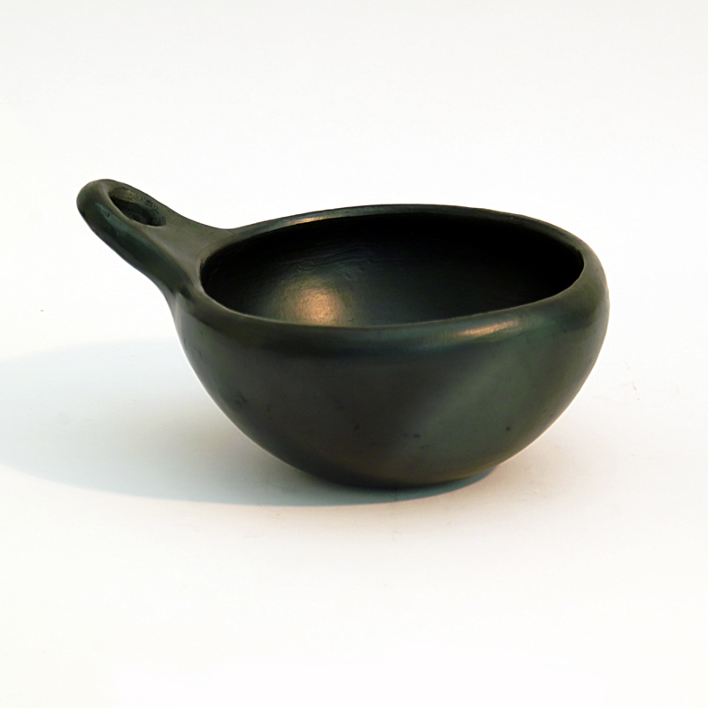 Soup bowl with handle