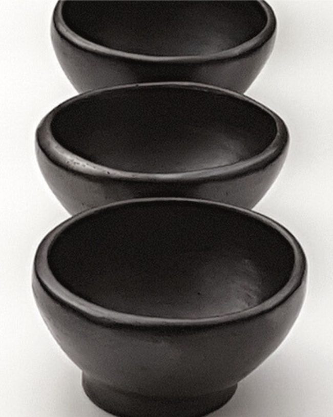 Aluna Marí - Black pottery